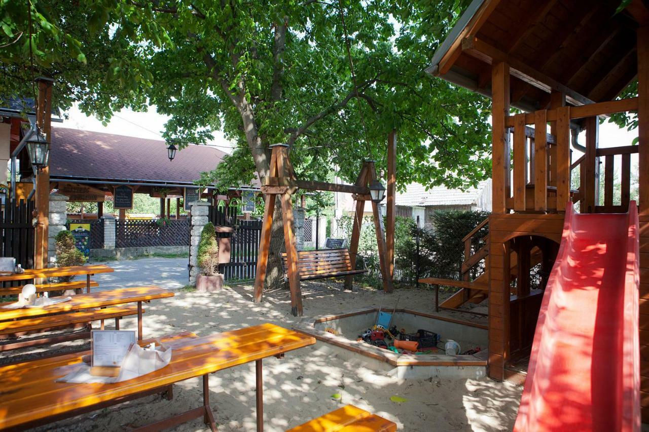 Prazdninovy Dom Eliska*** Villa Rajecka Lesna ภายนอก รูปภาพ