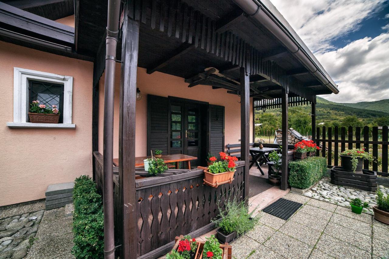 Prazdninovy Dom Eliska*** Villa Rajecka Lesna ภายนอก รูปภาพ
